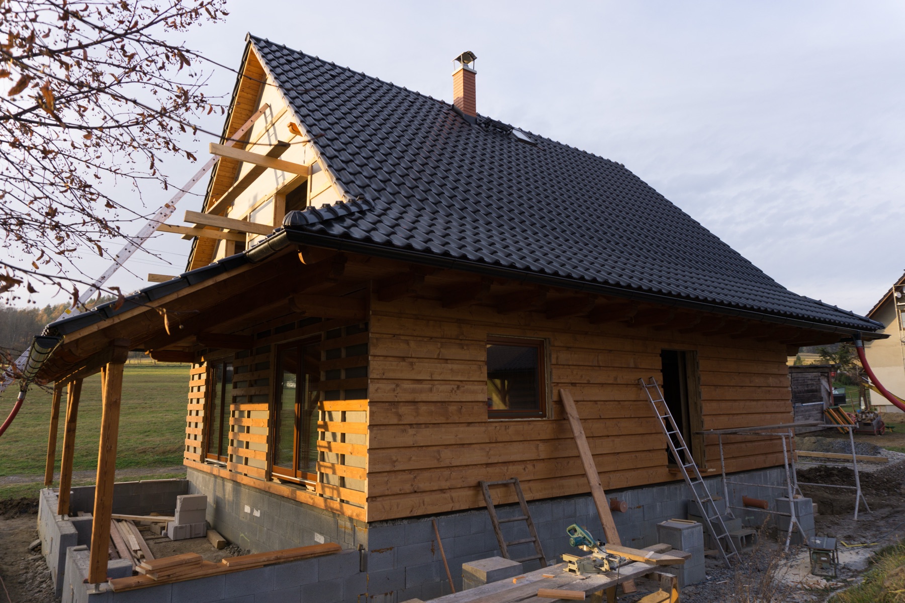 Dřevostavba před dokončením, dokončovací práce