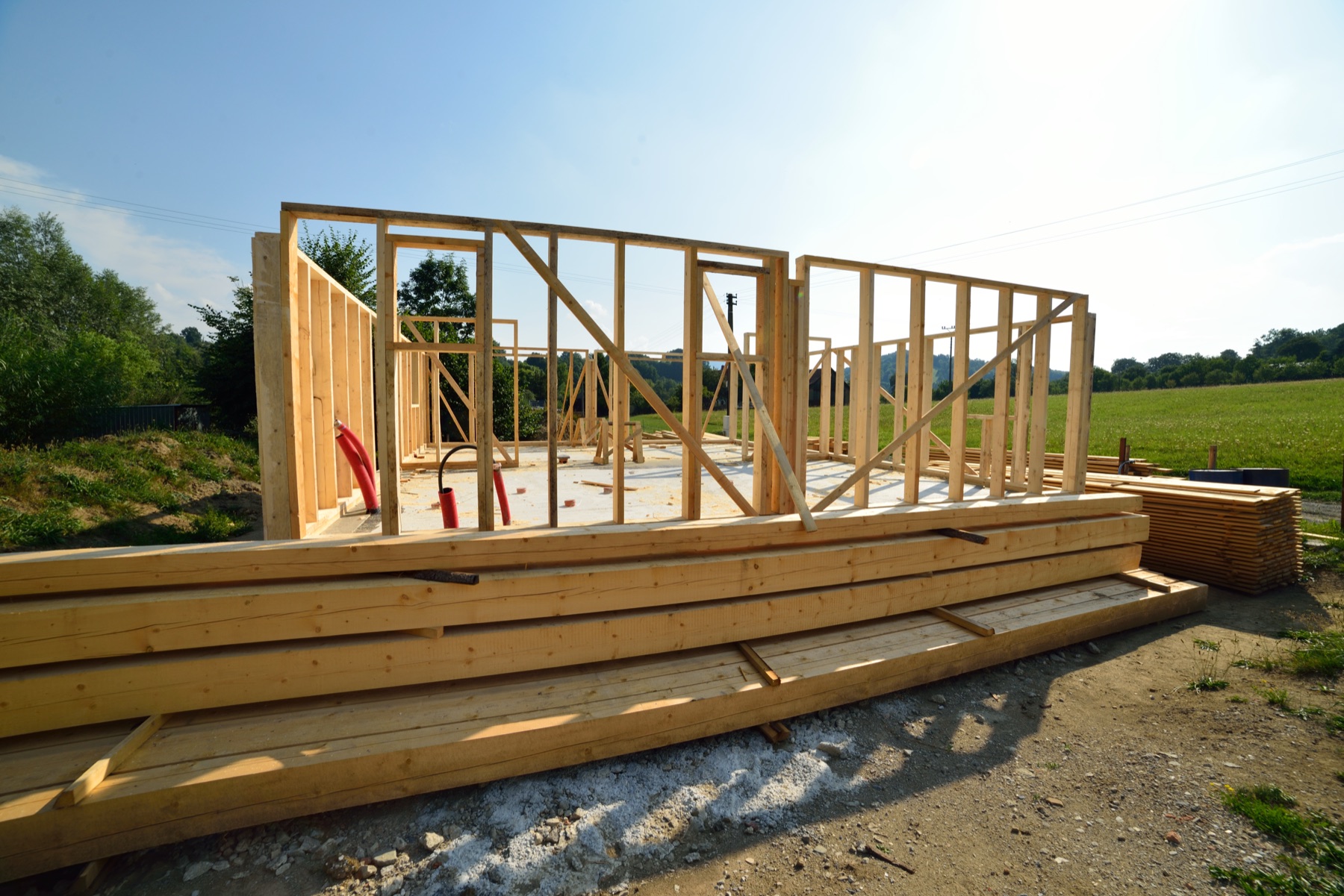 Rámová konstrukce stěn dřevostavby