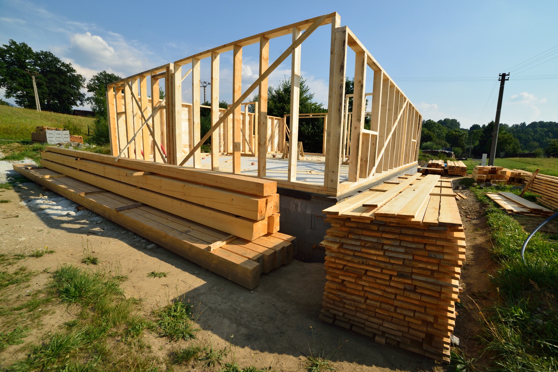 Dřevostavba v průběhu výstavby